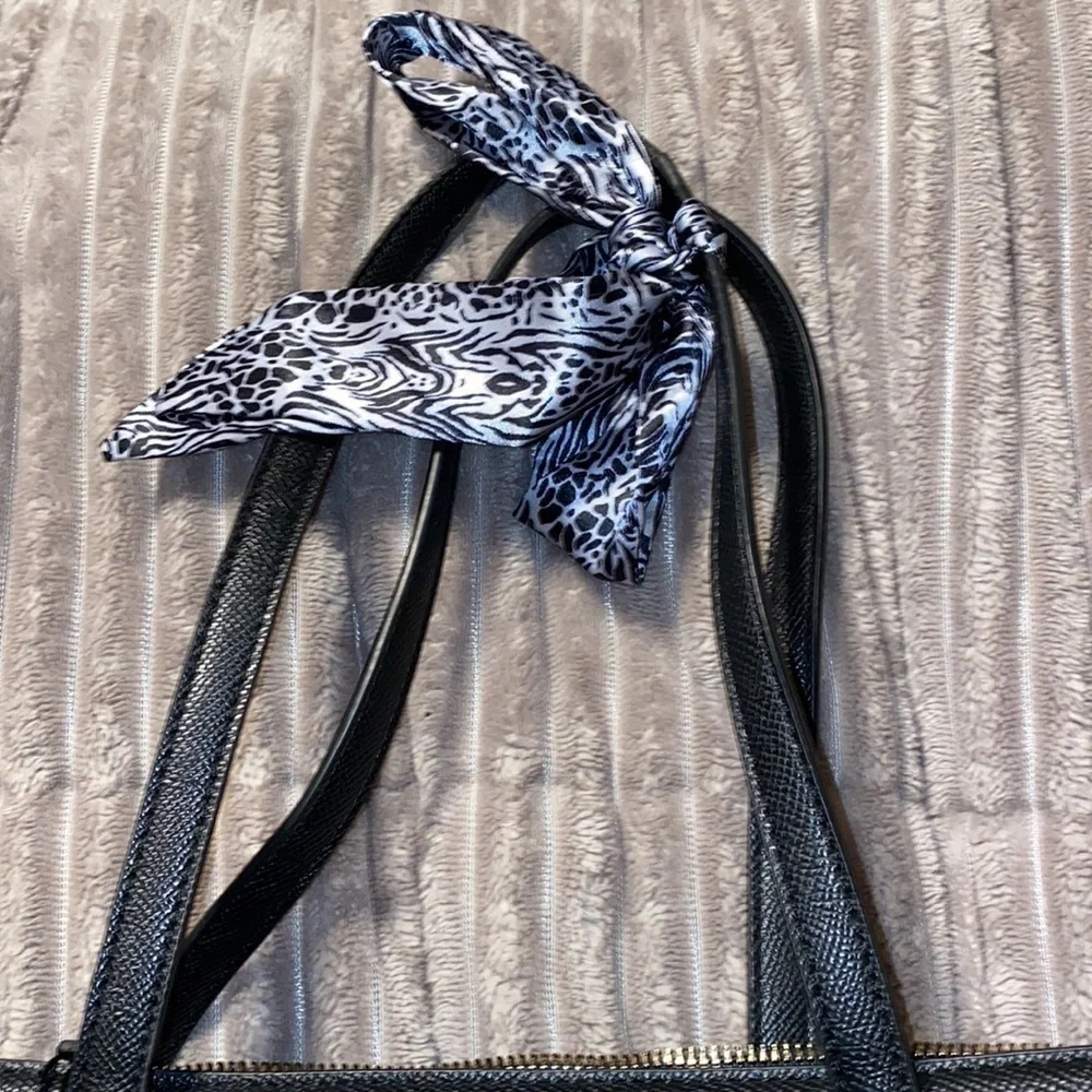 London fog black bag shoulder bag with ribbon multi pocket medium size​​​